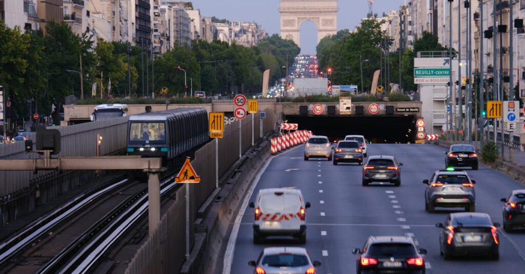 Illustration de Chaos annoncé à Paris : les Champs-Élysées sous haute tension Paris-Champs-Elysees-violence