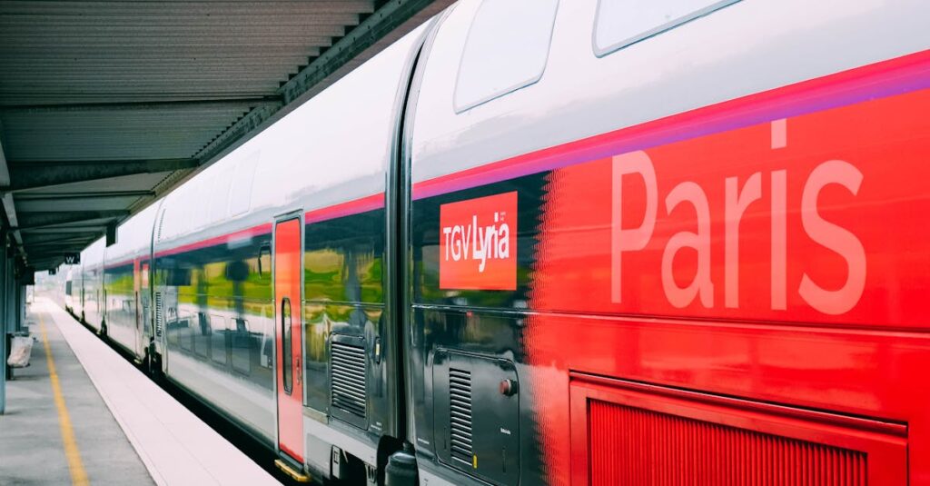 Illustration de Chaos ferroviaire : la ligne TGV Sud-Est paralysée, retards colossaux en vue TGV-train-delays