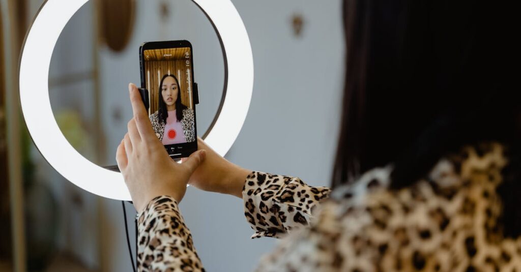 Illustration de Un influenceur TikTok mis en examen pour viol TikTok-influencer-accused