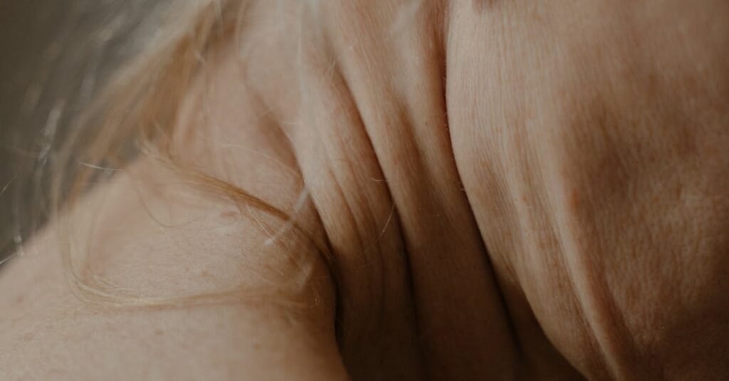 Illustration de Vieillissement : le sombre secret de nos fibroblastes enfin révélé ? aging-skin-cells