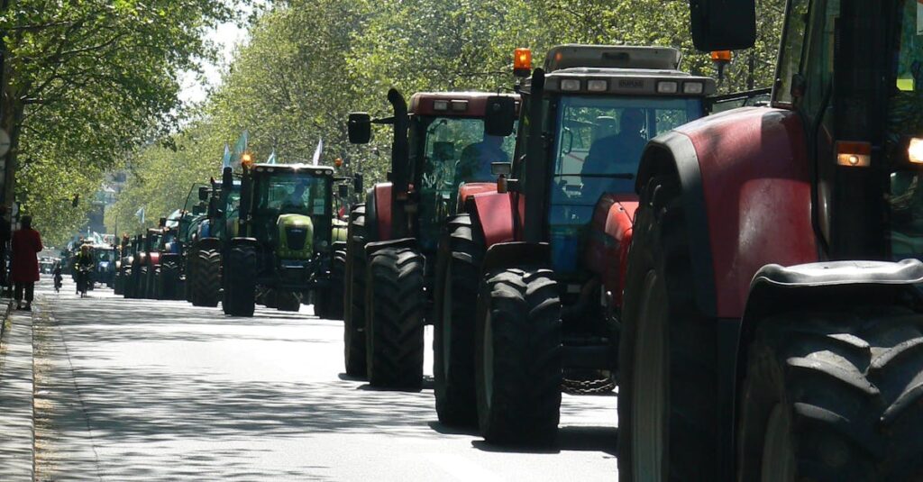 Illustration de Loi Duplomb : un échec démocratique et écologique retentissant agriculture-protest-1
