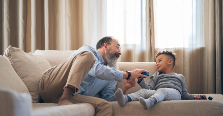 Illustration de Photos d'enfants en ligne : un piège terrifiant child-online-danger