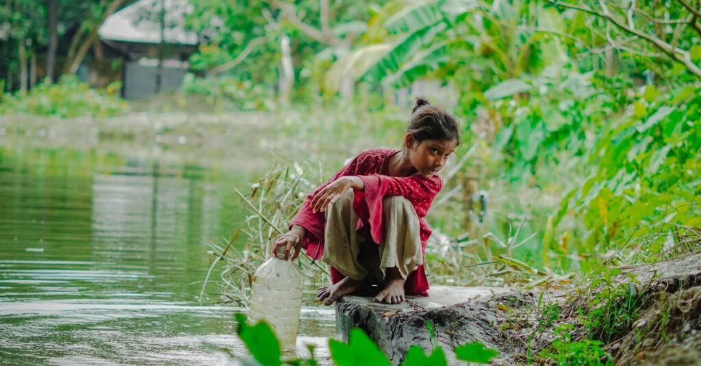 Illustration de Catastrophe Humanitaire : L'USAID Saborde l'Aide Mondiale child-water-Goma