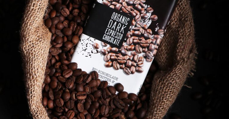 Illustration de La gourmandise des Français fait plonger le déficit commercial cocoa-beans-deficit