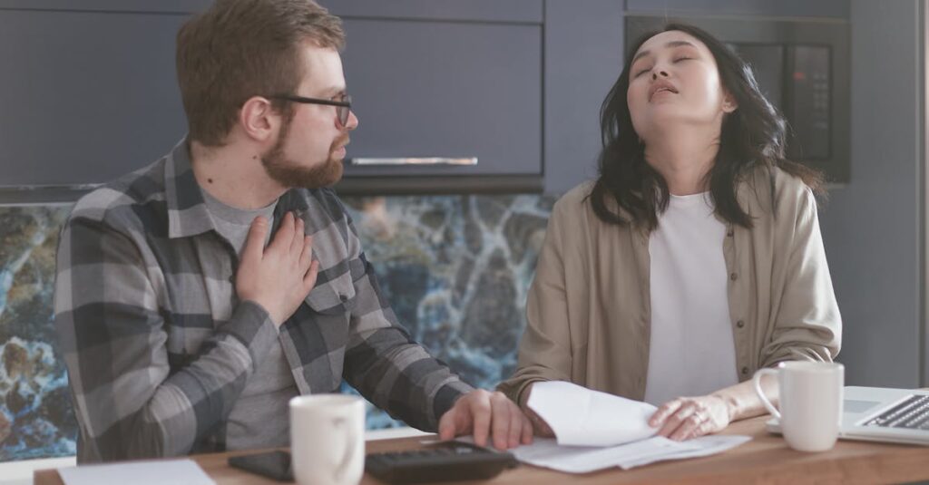 Illustration de Télétravail en couple : la recette du désastre conjugal ? couple-argument-home-office