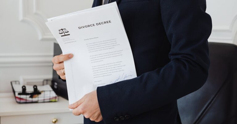 Illustration de Prêt à usage: Quand la générosité se transforme en cauchemar courtroom-dispute