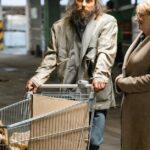 elderly-couple-struggling