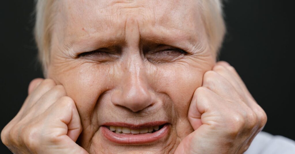 Illustration de Retraites : le scandale des pensions féminines s'aggrave elderly-woman-worried