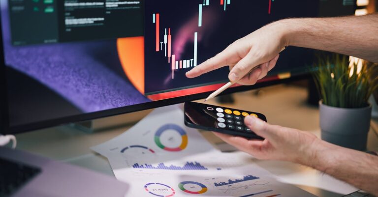 Illustration de ETF et PEA : la souveraineté financière française menacée ? financial-market-control
