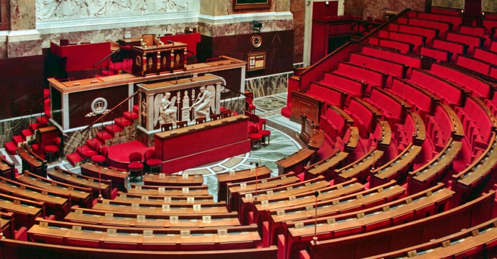 Illustration de Hémorragie alarmante : La majorité de Macron en chute libre french-national-assembly