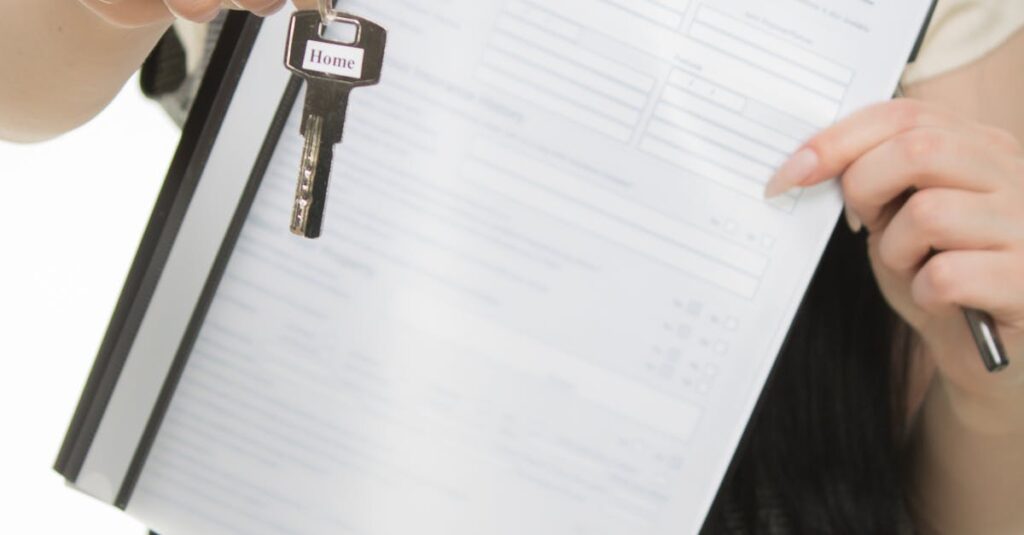 Illustration de Assurance habitation: un labyrinthe coûteux pour les Français house-insurance-contract