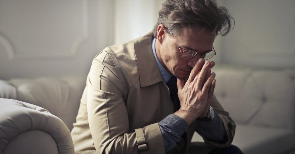 Illustration de Télétravail : les managers au bord de la crise de nerfs face aux salariés déconnectés manager-despair-remote-work