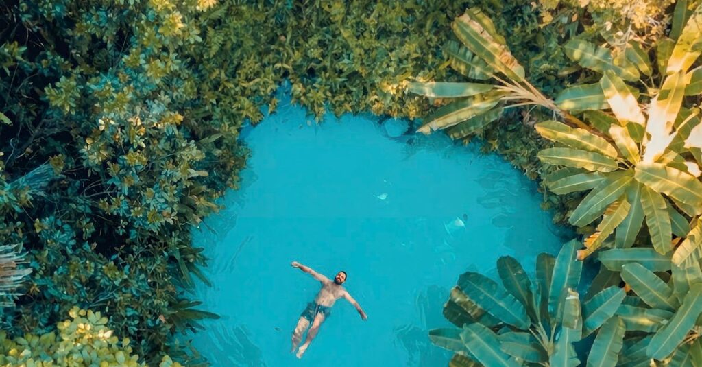 Illustration de Miramas : Un prédateur en série interpellé à la piscine, des centaines de vidéos pédopornographiques découvertes pedophile-arrest-pool