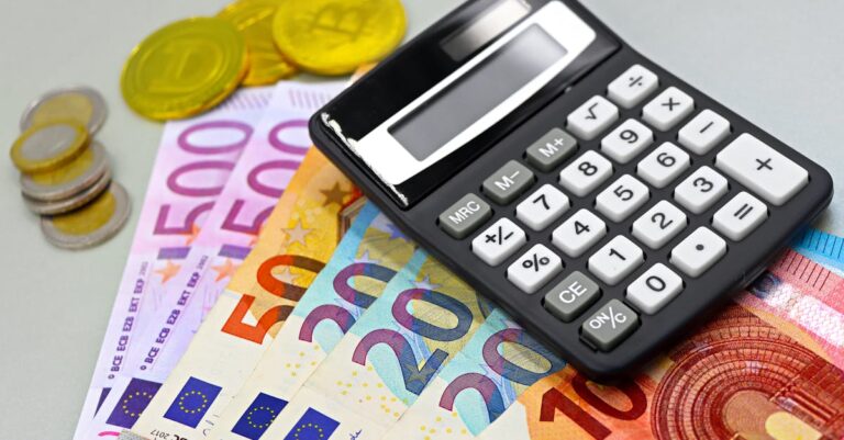 Illustration de Chaos des retraites : retards et erreurs sapent les promesses pension-errors-delay