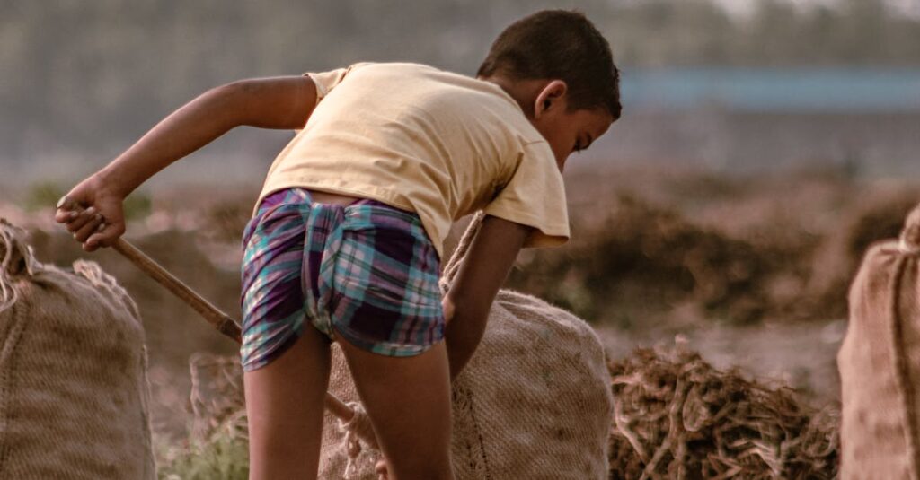 Illustration de Inflation : Travailler Ne Garantit Plus la Survie poor-working-conditions