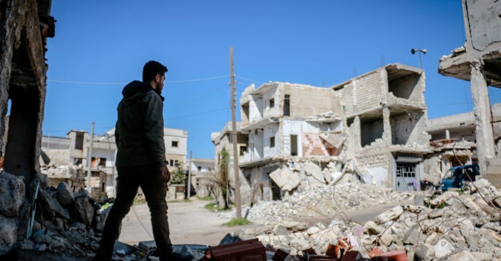 Illustration de Choc en Syrie : l'ex-Al-Qaïda légitimé par Washington syria-war-destroyed