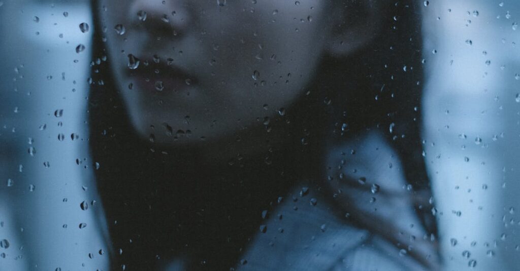 Illustration de Scandale : des mineures de l'ASE basculent dans la prostitution teenage-girl-upset