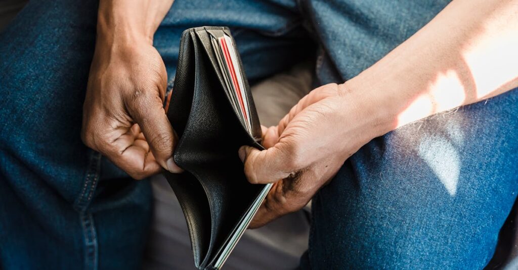 Illustration de Chômage, gaz : le coup de massue du 1er juillet unemployment-money-gas