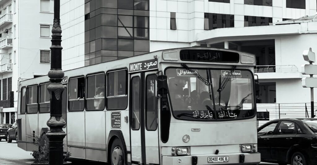 Illustration de Catastrophe en Algérie : 18 morts dans la chute d'un bus vétuste Algeria-bus-accident