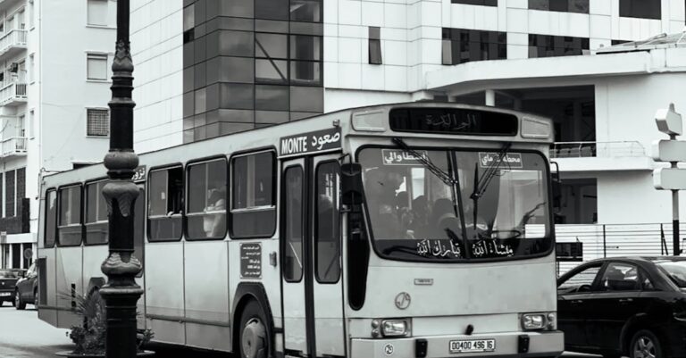 Illustration de Catastrophe en Algérie : 18 morts dans la chute d'un bus vétuste Algeria-bus-accident