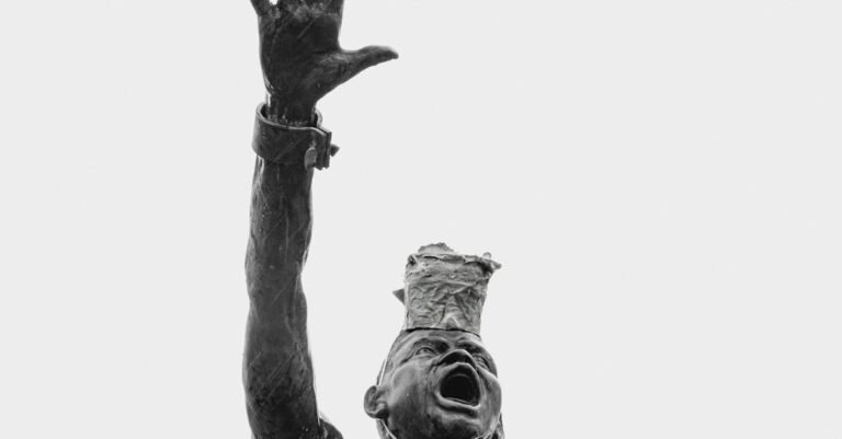 Illustration de Glières : le mythe effondré d'un haut lieu de résistance Glieres-resistance-monument