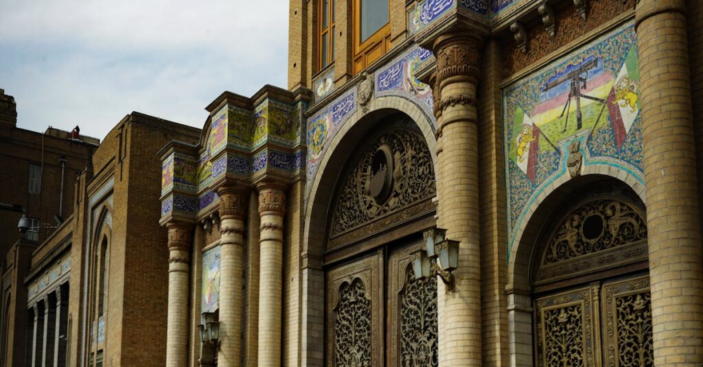 Illustration de L'Iran s'attaque à l'Occident : une menace sans précédent Iran-government-building
