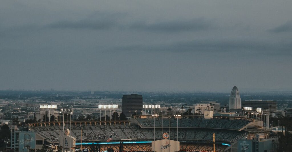Illustration de Jeux de Los Angeles 2028: Le CIO cède aux pressions commerciales, une première inquiétante Los-Angeles-Olympic-stadium