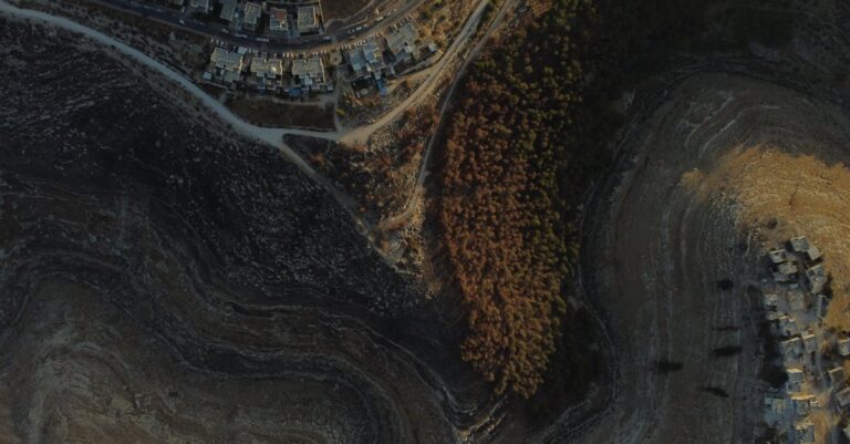 Illustration de Cisjordanie : Un projet de colonisation “enterre” l'espoir palestinien israel-west-bank-settlement-2