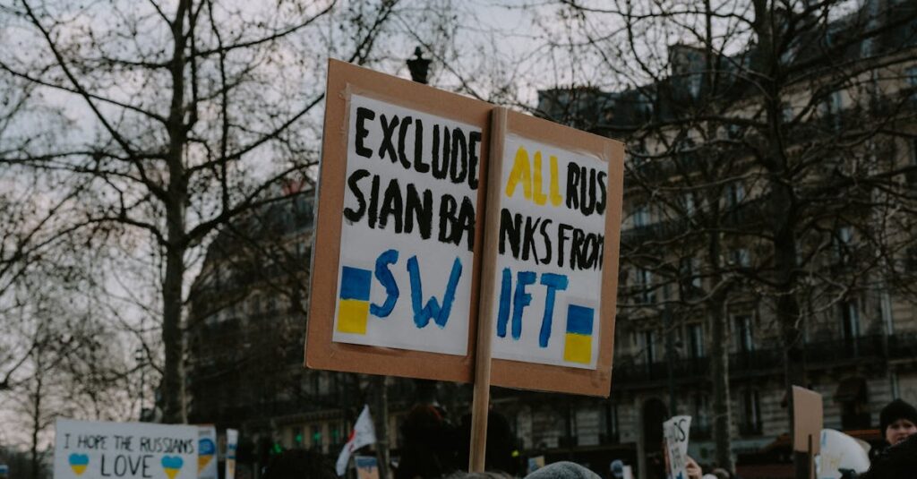Illustration de L'Europe impose de nouvelles sanctions à la Russie malgré les tensions macron-europe-russia-sanctions