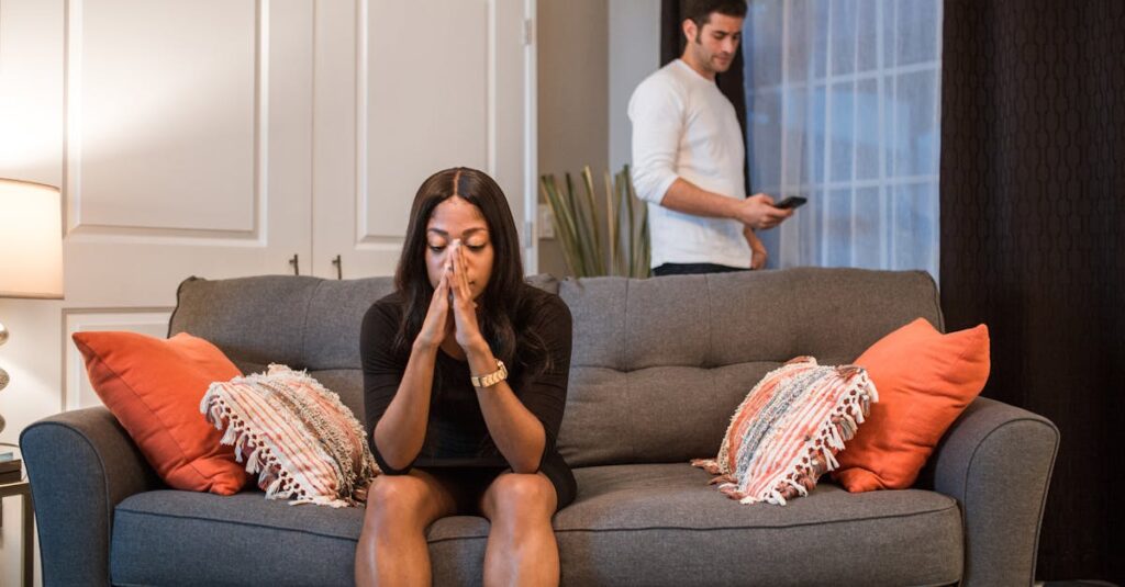 Illustration de Prêt à usage : le piège mortel de la complaisance man-desperate-apartment