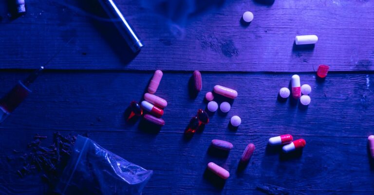 Illustration de Mélatonine : L'illusion d'un sommeil parfait, un risque caché ? melatonin-pills-warning