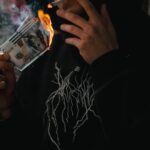 money-burning-france