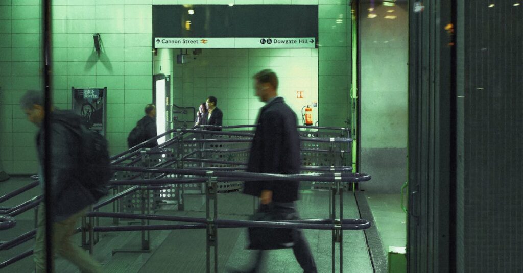 Illustration de Transports en commun : le cauchemar sonore des usagers s'intensifie noisy-subway-London