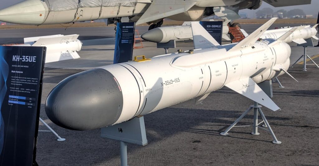 Illustration de La Russie menace l'Europe : fin du moratoire sur les missiles intermédiaires ! nuclear-missile-launch