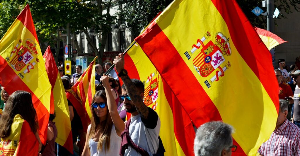 Illustration de L'illusion brisée de Podemos : la gauche radicale espagnole face à son déclin podemos-protest-spain