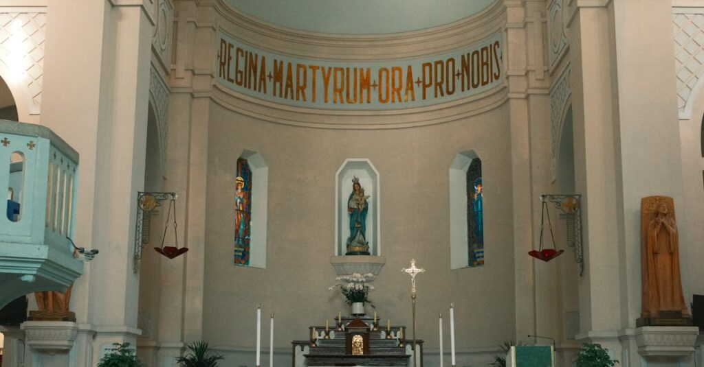 Illustration de Scandale à Toulouse : l'Église défend un prêtre condamné pour viol priest-controversy-church