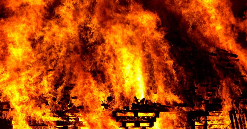 Illustration de L'Espagne submergée par les flammes : un pays à l'agonie sous la canicule spain-wildfire-devastation
