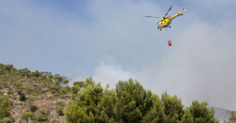 Illustration de L'Espagne submergée par les flammes, le Royaume-Uni étouffe sous la fumée spain-wildfires-smoke-1