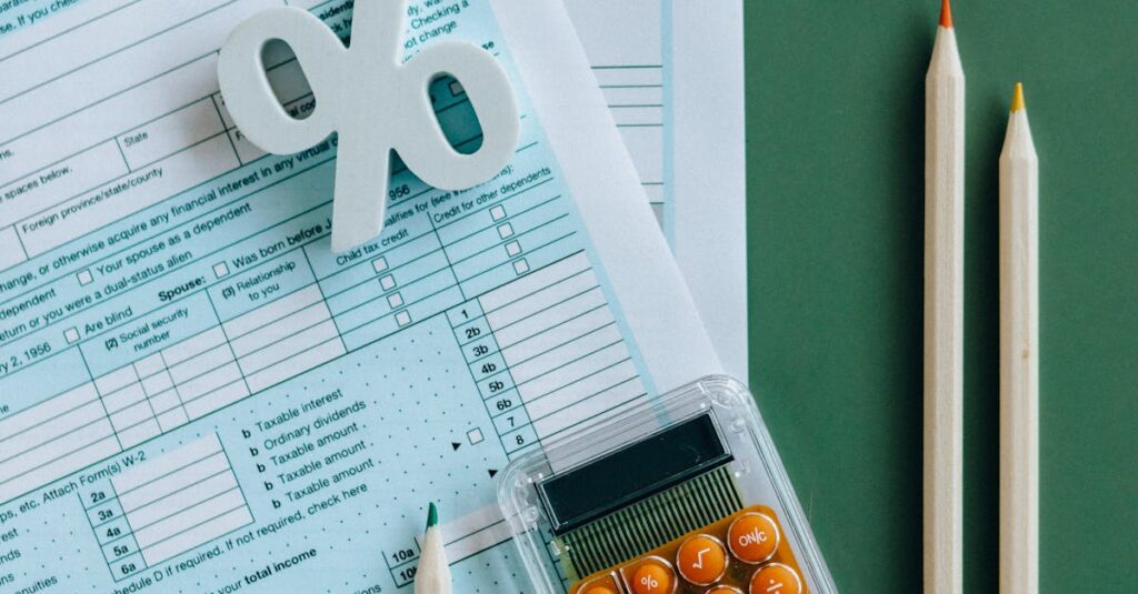 Illustration de Impôts 2024 : Le Fisc serre la vis, gare aux nouveautés ! tax-forms-chaos