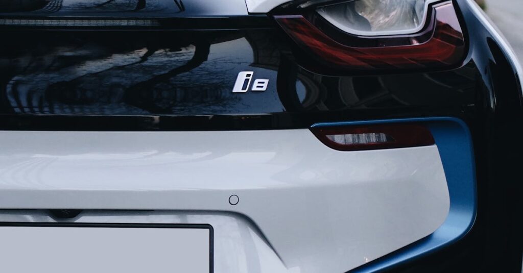 Illustration de BMW tente de saboter l'interdiction des voitures thermiques BMW-electric-car