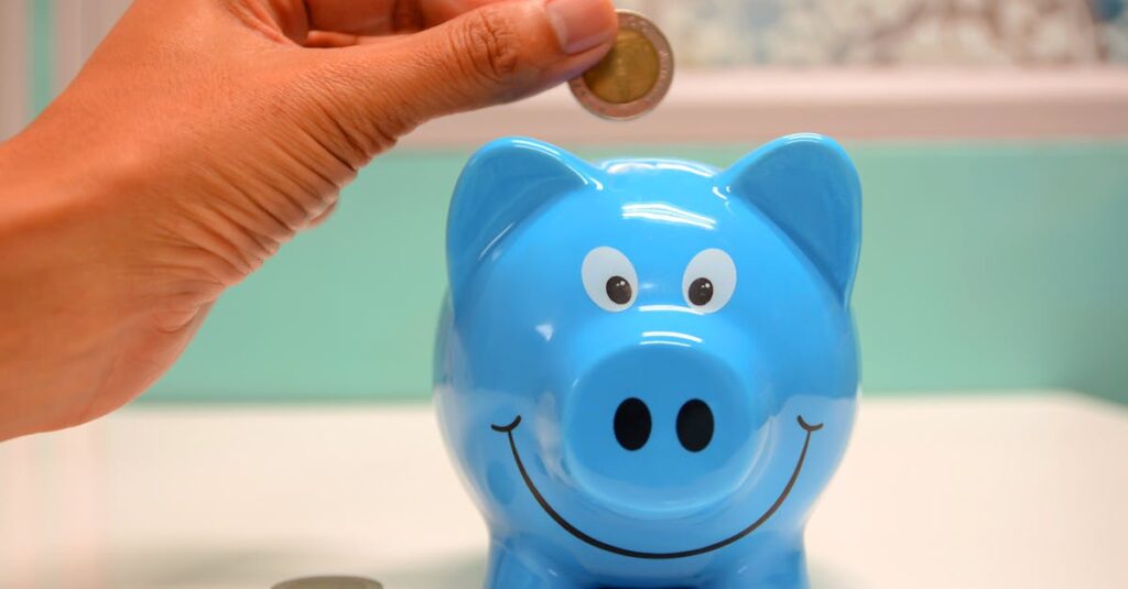 Illustration de Épargne salariale : un fiasco réglementaire et des fonds inaccessibles Blocked-money-piggy-bank