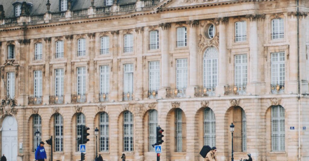Illustration de Le mouvement « Bloquons tout » : un échec cuisant pour les gilets jaunes 2.0 ? Bordeaux-Garonne-protest