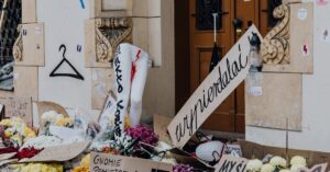 Illustration de Pétition immigration : succès douteux et site attaqué Cyberattack-political-petition