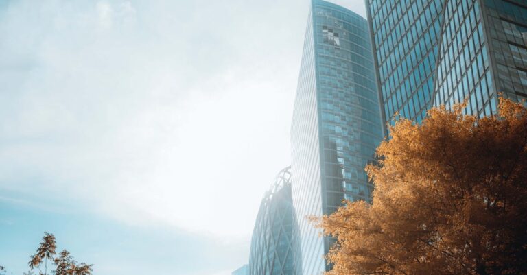 Illustration de Euronext : Une Ascension Controversée au CAC 40 Euronext-Paris-La-Defense