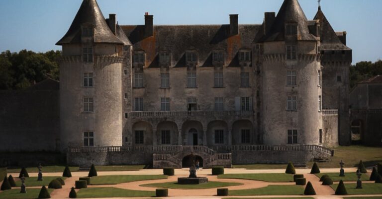 Illustration de Immobilier : la reprise illusoire qui cache un désastre imminent French-real-estate-crisis-1