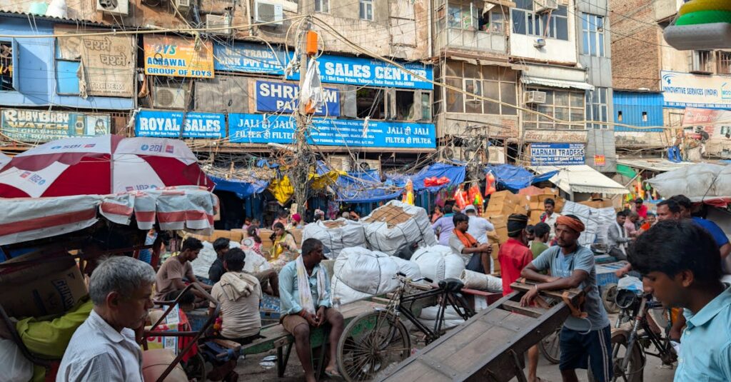 Illustration de Tragédie en Inde : Un rassemblement politique vire au cauchemar meurtrier India-crowd-crush-tragedy