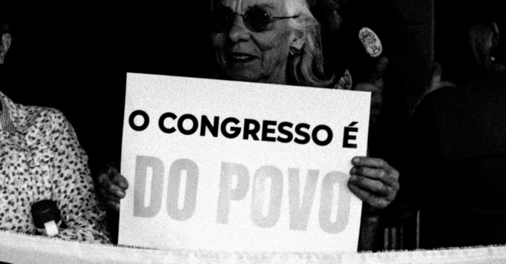 Illustration de Bolsonaro condamné : le Brésil bascule dans l'incertitude Jair-Bolsonaro-Brasilia-trial