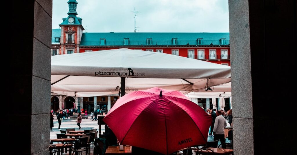Illustration de Explosion dévastatrice dans un café de Madrid Madrid-cafe-explosion