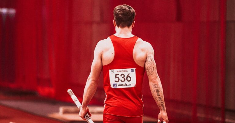 Illustration de Duplantis : Record du monde, ou l'art de l'appât du gain à la perche Mondo-Duplantis-pole-vault-1