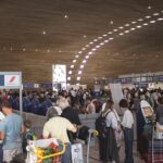 Paris-airport-strike-luggage